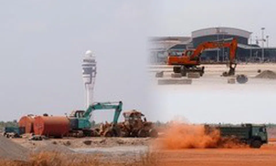 Cận cảnh sân bay Long Thành ngổn ngang, công nhân thưa thớt